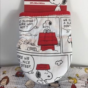 Peanuts Snoopy Comic Strip Mini Mitts - Red Wht